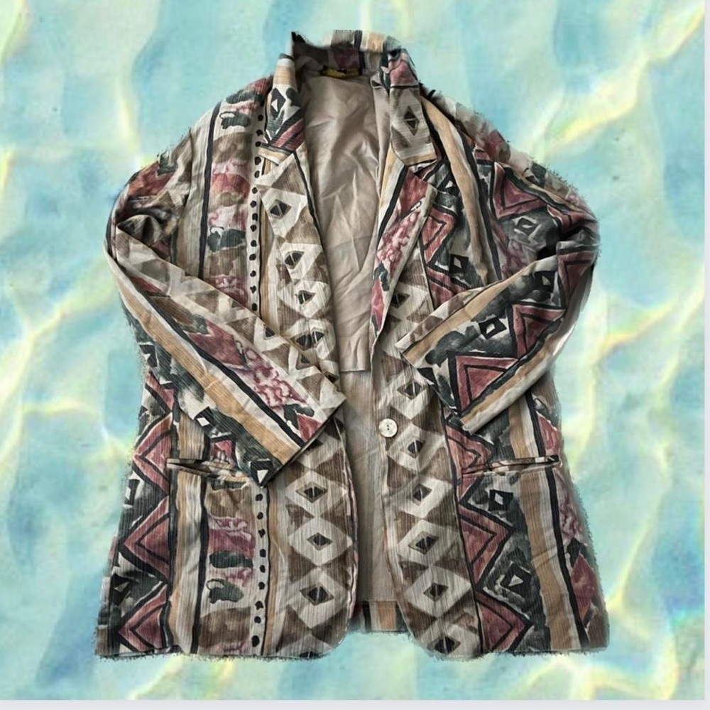 #vintagejacketsThis is definitely a statement piece!